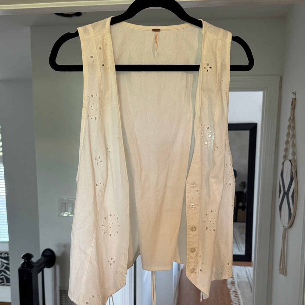 Free People Cream Sleeveless Vest
